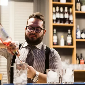 Piero Londino: Bartender del Risto-Pub La Collina a Mesoraca